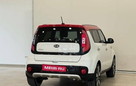 KIA Soul II рестайлинг, 2017 год, 1 650 000 рублей, 6 фотография