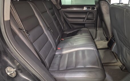 Volkswagen Touareg III, 2005 год, 749 000 рублей, 14 фотография