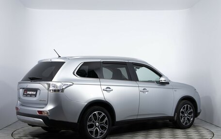 Mitsubishi Outlander III рестайлинг 3, 2014 год, 1 620 000 рублей, 5 фотография