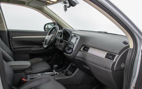 Mitsubishi Outlander III рестайлинг 3, 2014 год, 1 620 000 рублей, 9 фотография