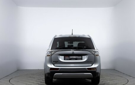 Mitsubishi Outlander III рестайлинг 3, 2014 год, 1 620 000 рублей, 6 фотография