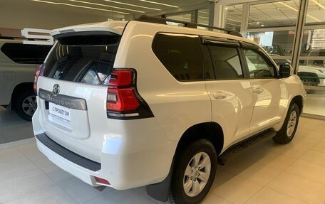 Toyota Land Cruiser Prado 150 рестайлинг 2, 2021 год, 5 550 000 рублей, 4 фотография