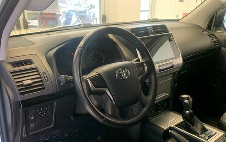 Toyota Land Cruiser Prado 150 рестайлинг 2, 2021 год, 5 550 000 рублей, 14 фотография