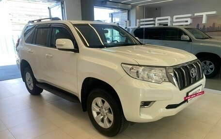 Toyota Land Cruiser Prado 150 рестайлинг 2, 2021 год, 5 550 000 рублей, 3 фотография