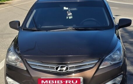 Hyundai Solaris II рестайлинг, 2015 год, 850 000 рублей, 5 фотография
