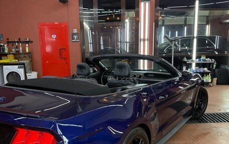 Ford Mustang VI рестайлинг, 2018 год, 3 200 000 рублей, 2 фотография