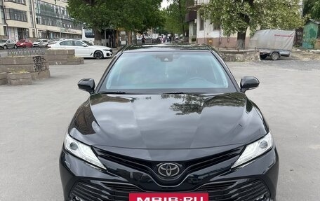 Toyota Camry, 2018 год, 2 950 000 рублей, 3 фотография