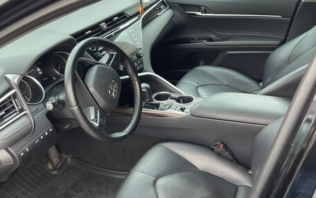 Toyota Camry, 2018 год, 2 950 000 рублей, 4 фотография