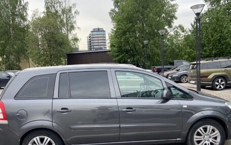 Opel Zafira B, 2011 год, 555 000 рублей, 3 фотография