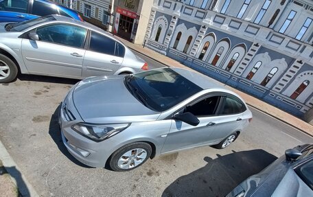 Hyundai Solaris II рестайлинг, 2015 год, 850 000 рублей, 3 фотография