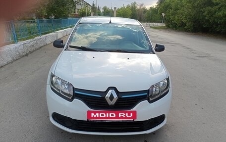 Renault Logan II, 2015 год, 720 000 рублей, 4 фотография