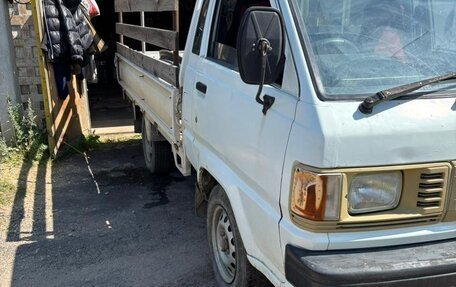Toyota Town Ace III, 1992 год, 389 000 рублей, 2 фотография