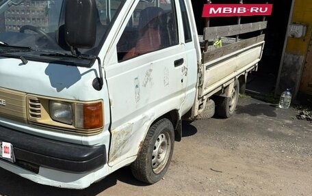 Toyota Town Ace III, 1992 год, 389 000 рублей, 3 фотография