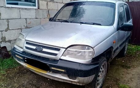 Chevrolet Niva I рестайлинг, 2005 год, 150 000 рублей, 3 фотография