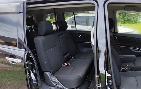 Toyota ISis I, 2013 год, 1 620 000 рублей, 9 фотография