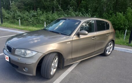 BMW 1 серия, 2006 год, 800 000 рублей, 3 фотография