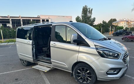 Ford Tourneo Custom I рестайлинг, 2020 год, 4 600 000 рублей, 2 фотография