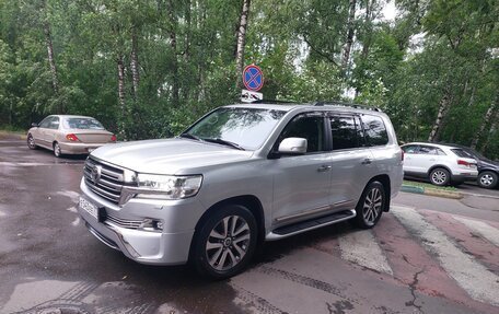 Toyota Land Cruiser 200, 2017 год, 6 800 000 рублей, 3 фотография