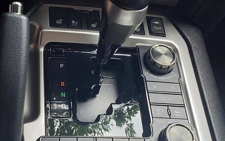 Toyota Land Cruiser 200, 2017 год, 6 800 000 рублей, 4 фотография