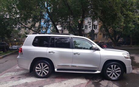 Toyota Land Cruiser 200, 2017 год, 6 800 000 рублей, 9 фотография