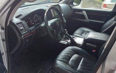 Toyota Land Cruiser 200, 2017 год, 6 800 000 рублей, 10 фотография