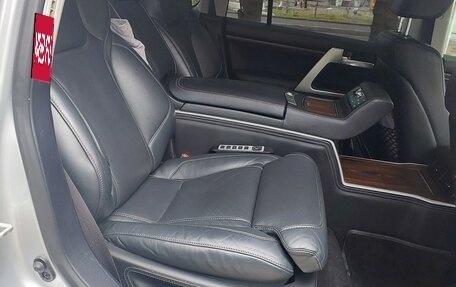 Toyota Land Cruiser 200, 2017 год, 6 800 000 рублей, 14 фотография