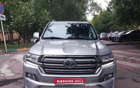 Toyota Land Cruiser 200, 2017 год, 6 800 000 рублей, 5 фотография