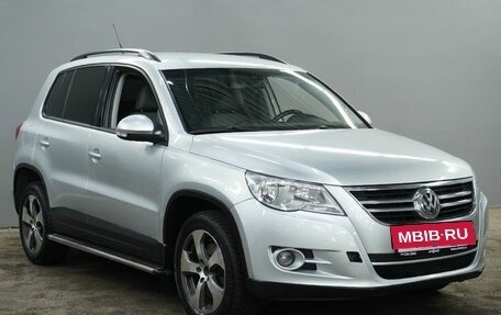 Volkswagen Tiguan I, 2010 год, 890 000 рублей, 3 фотография