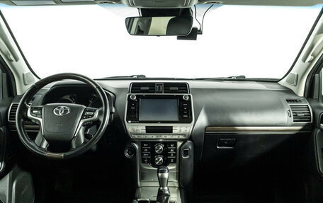 Toyota Land Cruiser Prado 150 рестайлинг 2, 2018 год, 4 750 000 рублей, 13 фотография