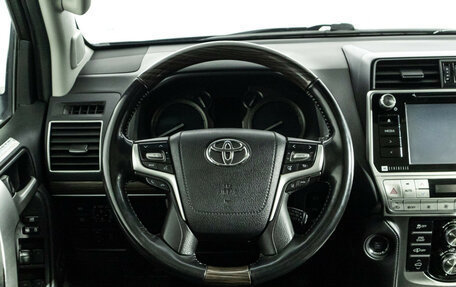 Toyota Land Cruiser Prado 150 рестайлинг 2, 2018 год, 4 750 000 рублей, 23 фотография
