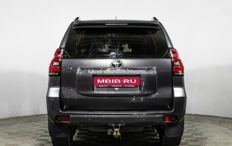 Toyota Land Cruiser Prado 150 рестайлинг 2, 2018 год, 4 750 000 рублей, 6 фотография