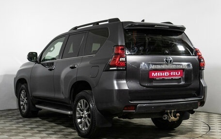 Toyota Land Cruiser Prado 150 рестайлинг 2, 2018 год, 4 750 000 рублей, 7 фотография