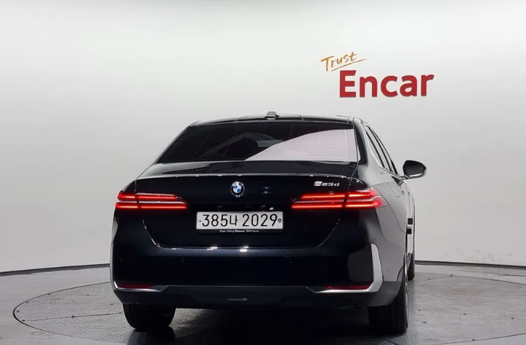 BMW 5 серия G30, 2023 год, 6 055 000 рублей, 4 фотография