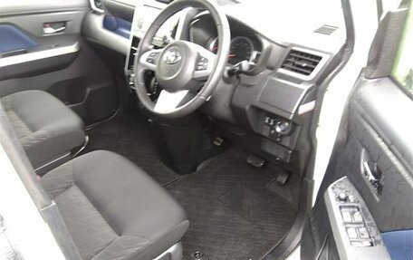Toyota Roomy I, 2018 год, 1 150 000 рублей, 15 фотография