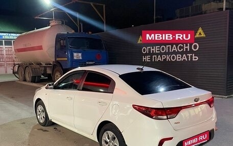 KIA Rio IV, 2018 год, 840 000 рублей, 4 фотография