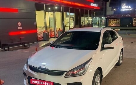 KIA Rio IV, 2018 год, 840 000 рублей, 3 фотография