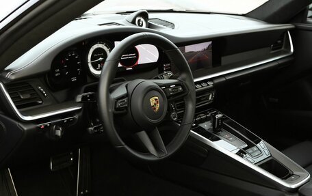 Porsche 911, 2021 год, 21 000 000 рублей, 22 фотография