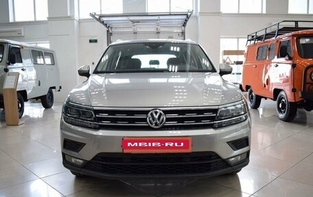 Volkswagen Tiguan II, 2020 год, 3 380 000 рублей, 2 фотография