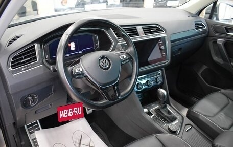 Volkswagen Tiguan II, 2020 год, 3 380 000 рублей, 10 фотография