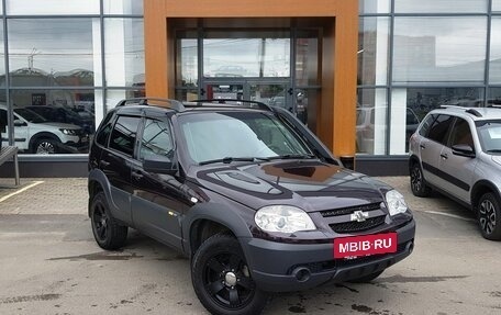 Chevrolet Niva I рестайлинг, 2018 год, 969 000 рублей, 3 фотография
