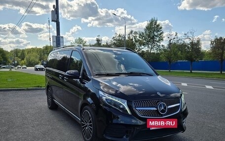 Mercedes-Benz V-Класс, 2019 год, 6 500 000 рублей, 3 фотография