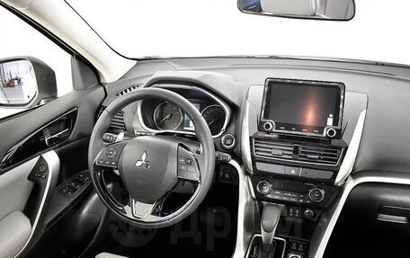 Mitsubishi Eclipse Cross, 2022 год, 2 500 000 рублей, 7 фотография