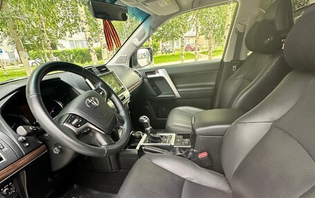 Toyota Land Cruiser Prado 150 рестайлинг 2, 2018 год, 5 900 000 рублей, 3 фотография