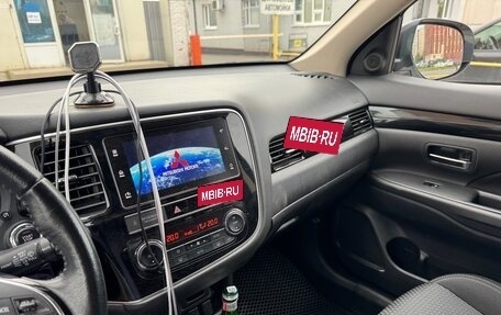 Mitsubishi Outlander III рестайлинг 3, 2019 год, 2 200 000 рублей, 3 фотография