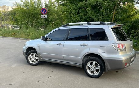 Mitsubishi Outlander III рестайлинг 3, 2004 год, 720 000 рублей, 5 фотография