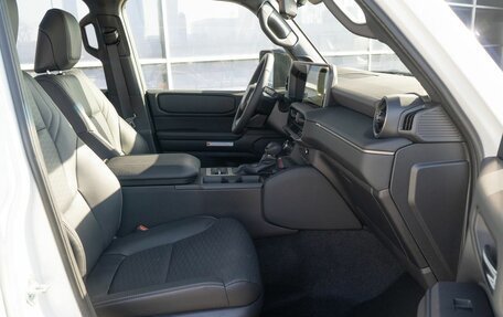 Toyota Land Cruiser Prado, 2024 год, 10 790 000 рублей, 15 фотография