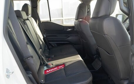 Toyota Land Cruiser Prado, 2024 год, 10 790 000 рублей, 13 фотография