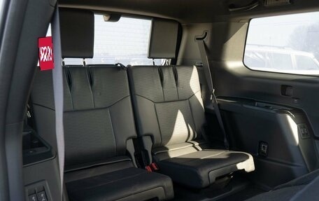 Toyota Land Cruiser Prado, 2024 год, 10 790 000 рублей, 12 фотография
