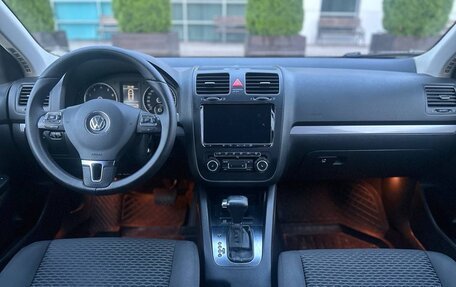 Volkswagen Jetta VI, 2010 год, 595 000 рублей, 3 фотография