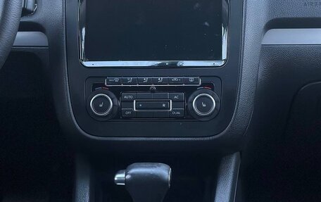 Volkswagen Jetta VI, 2010 год, 595 000 рублей, 6 фотография